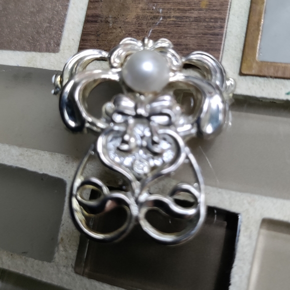 Vintage Jewelry - Vtg Signed Jane Davis Angel Brooch-cira 1998
